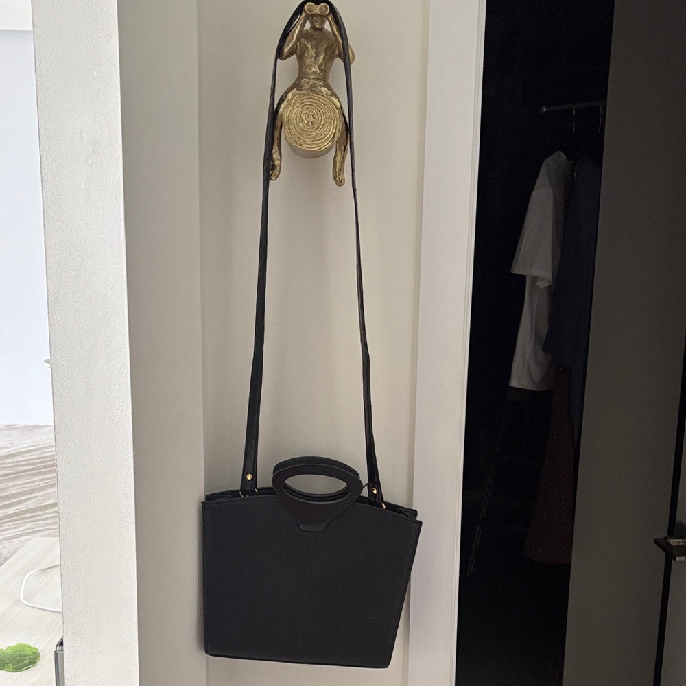 Elegant Black Women's Handbag - Picture 2 of 8